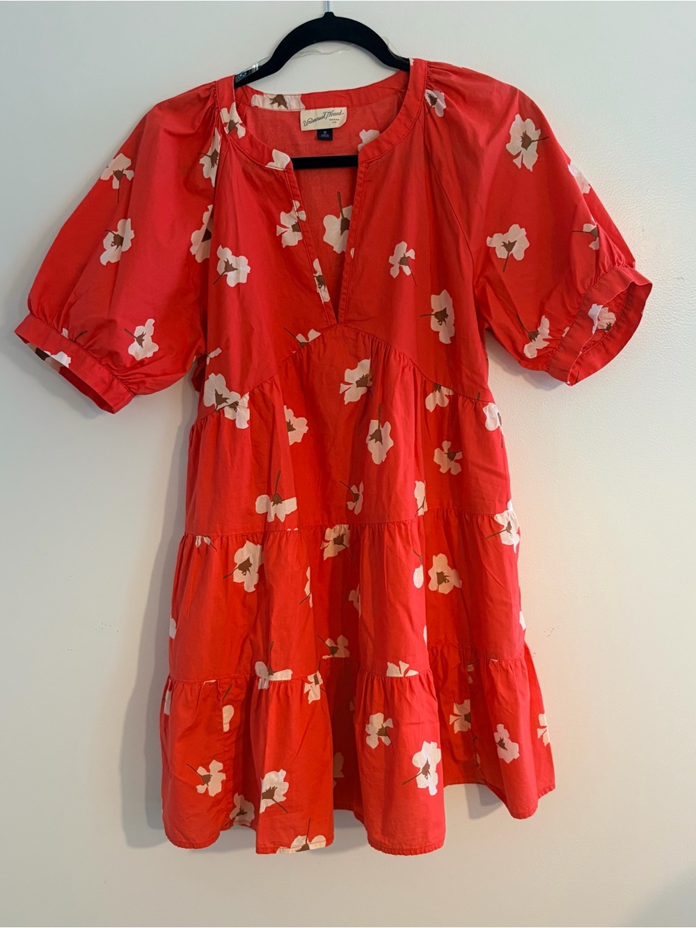 Universal Thread Women's puff sleeve split neck floral Coral tiered